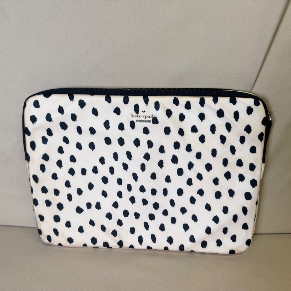 Kate Spade New York Polka Dot Laptop Sleeve Cream Black Padded Zip Case 13 inch